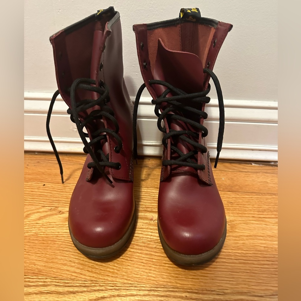 Brand New Dr.Martens  8 Eyelet burgundy Womens High Heel Combat Boots no box.